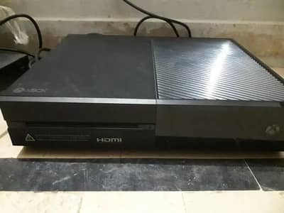 Xbox One 500GB | 10/10 Condition | Original Box & Accessories