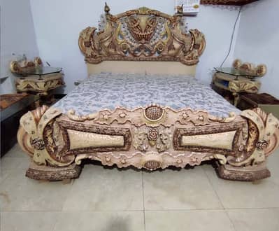 Solid Wood King-size Bed-set for Sale in Rawalpindi