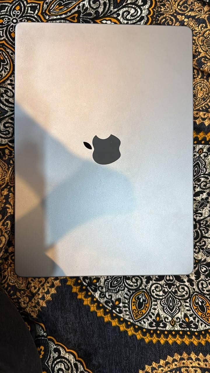 Apple mac M3 pro 2