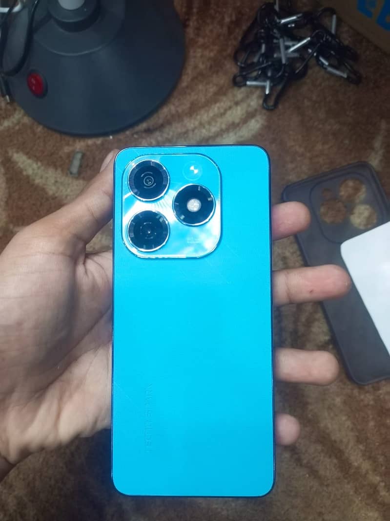 Tecno Spark 20 6