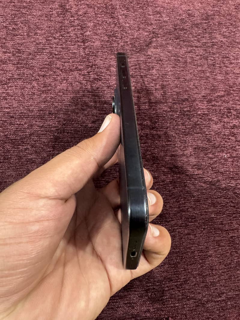 Apple iPhone 15 Pro Max 3