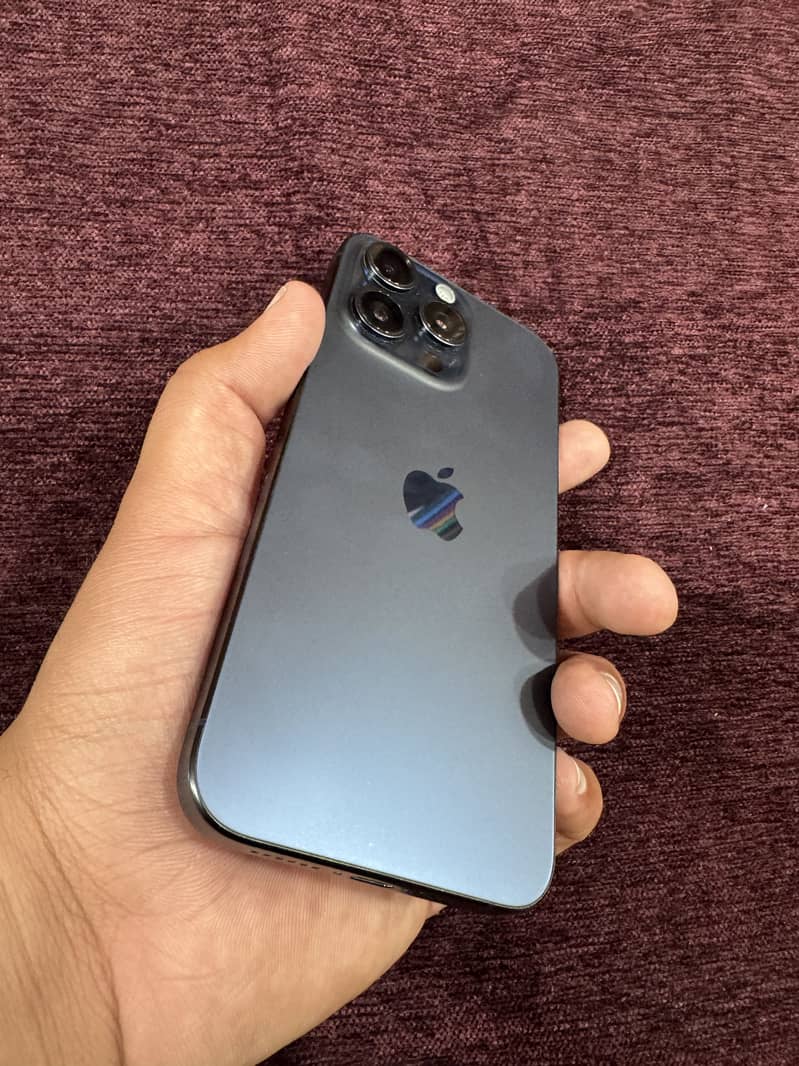 Apple iPhone 15 Pro Max 5