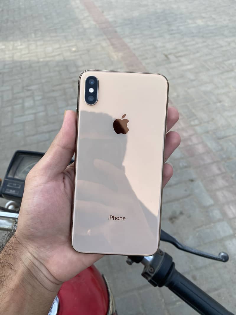 Apple iPhone XS Max 5