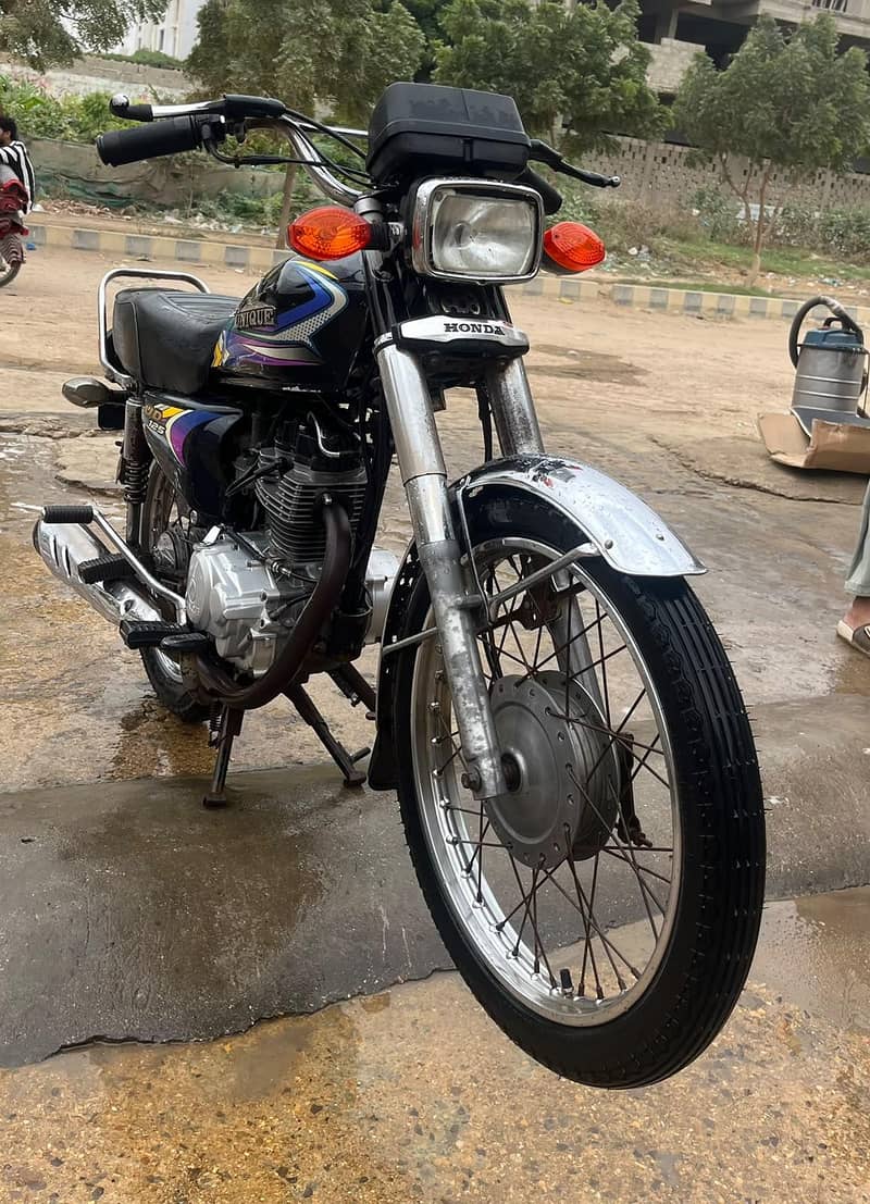 unique 125 4