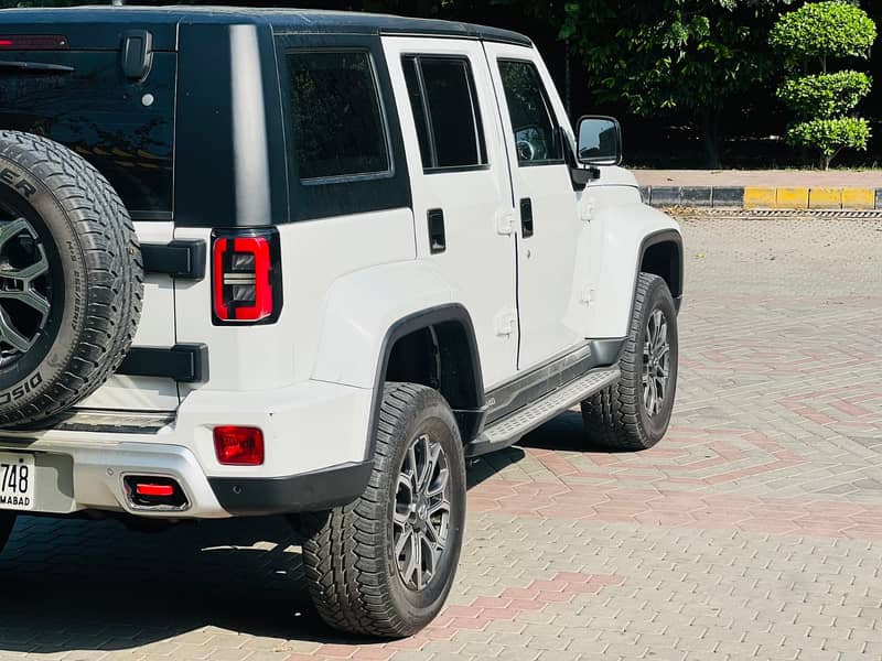 BAIC BJ40 Plus 2022 4
