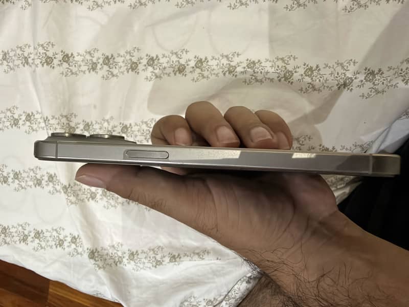 Apple iPhone 15 Pro Max 1