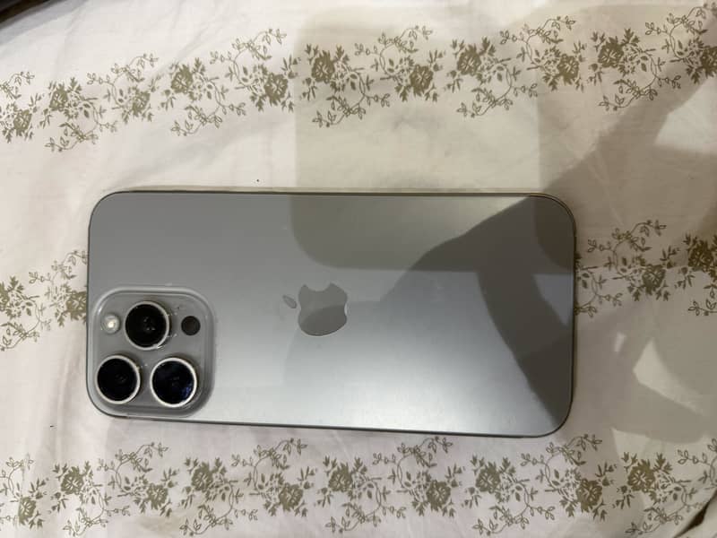 Apple iPhone 15 Pro Max 5