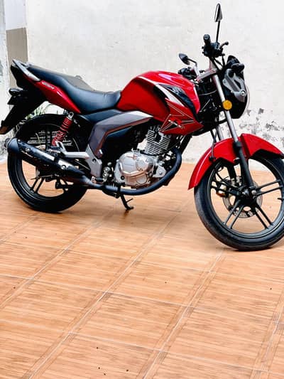 SUZUKI GSX 125 2025/26 10/10