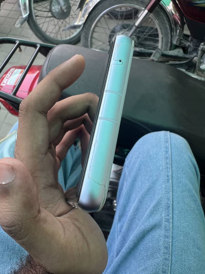 Google Pixel 7a 3