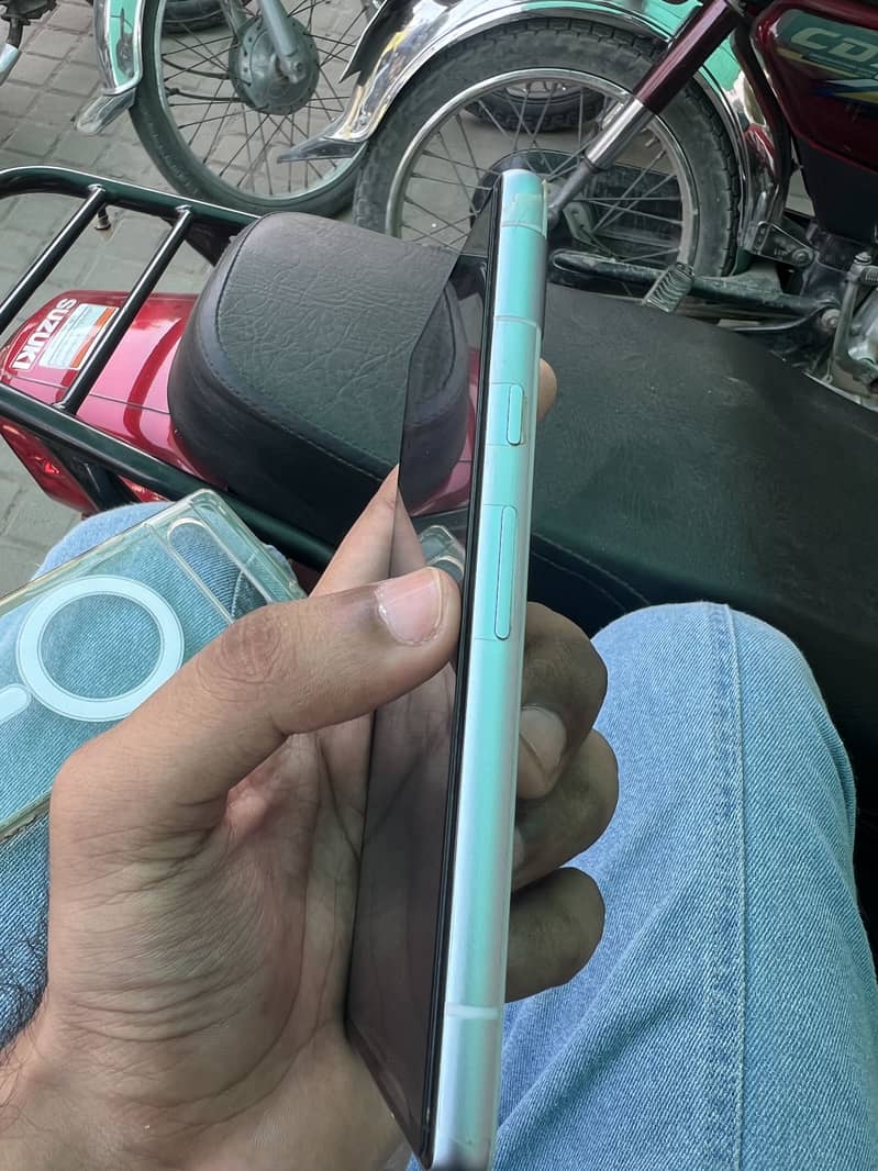 Google Pixel 7a 5