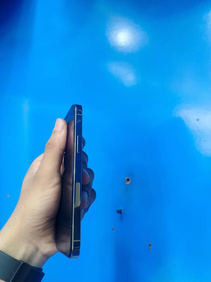 Apple iPhone 12 Pro 2