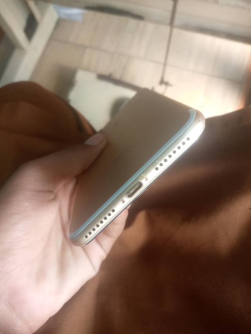 Apple iPhone 7 Plus 2