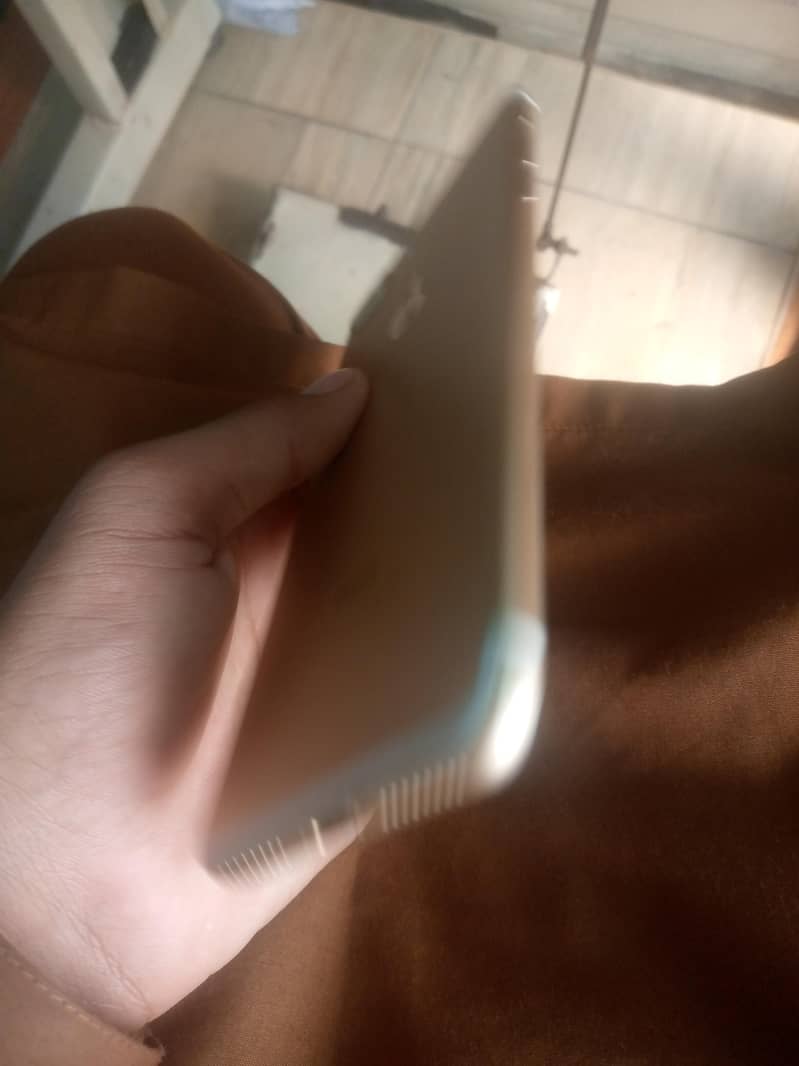 Apple iPhone 7 Plus 3