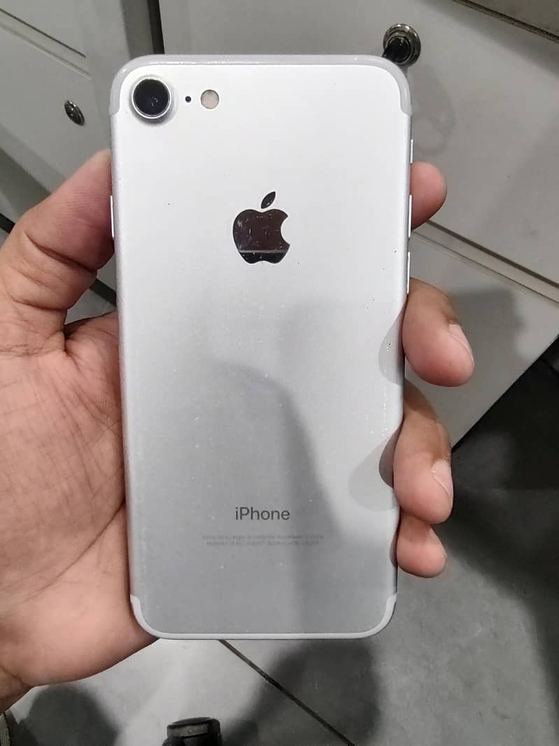Apple iPhone 7 4