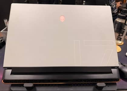 Alienware m17 R3 | RTX 2070 8GB | i7-10750H | 16GB RAM