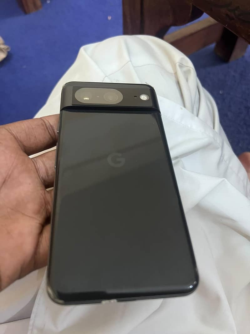 Google Pixel 8 4