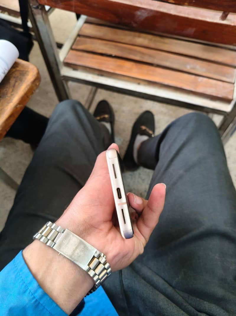 Google Pixel 8 3