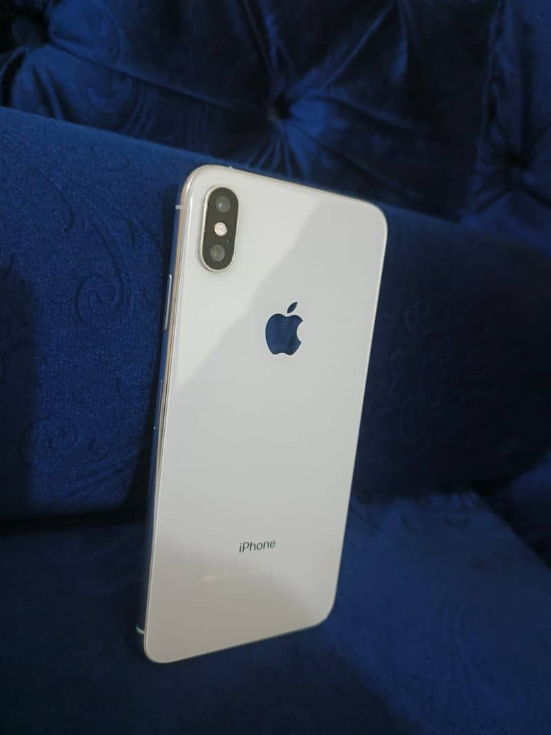 Apple iPhone XS Max 0