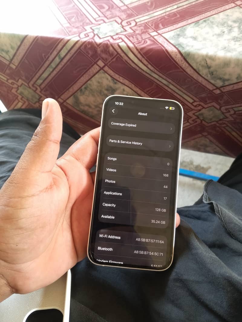 Apple iPhone 13 2