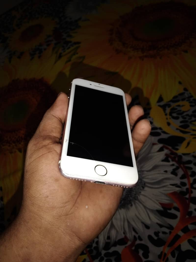 Apple iPhone 7 3