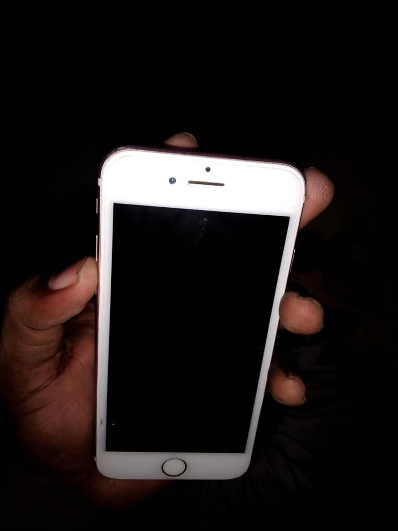 Apple iPhone 7 4