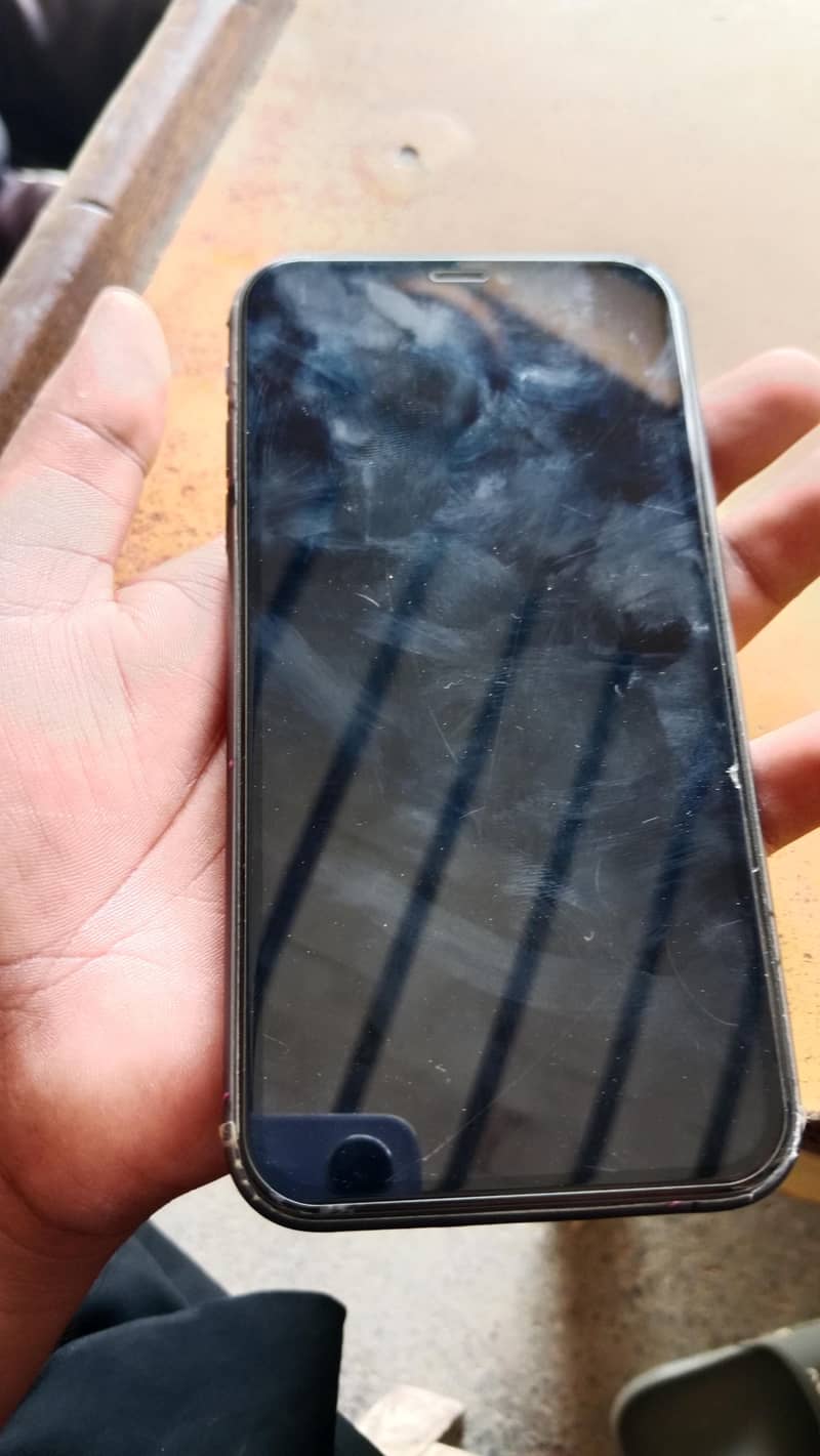 Apple iPhone 11 3