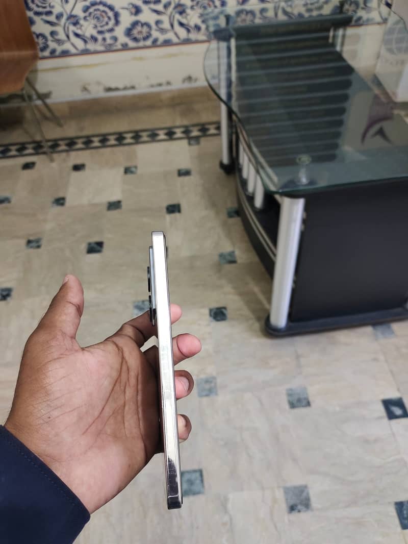 Infinix Note 40 4
