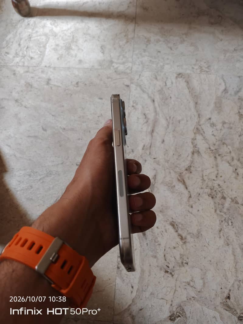 Apple iPhone 15 Pro Max 3