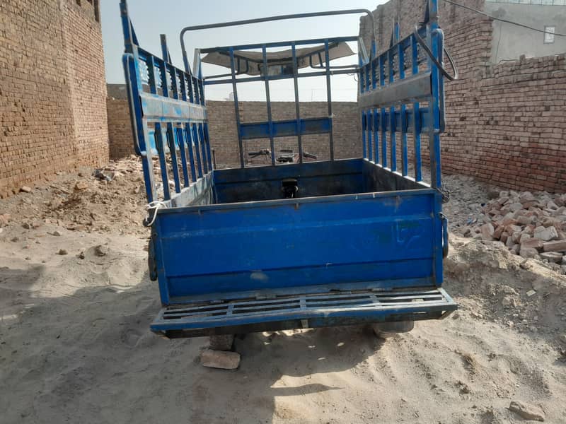 Loading riksha 5