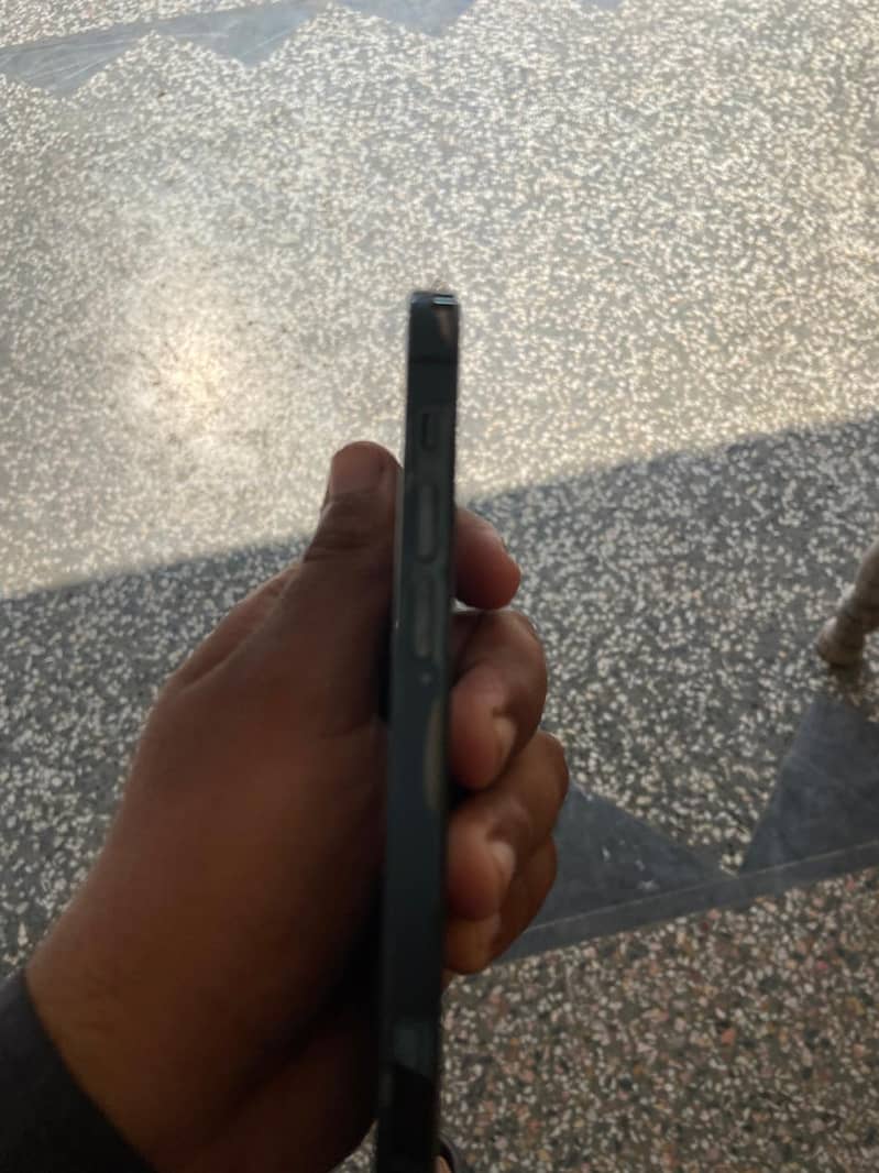 Apple iPhone 12 Pro 1