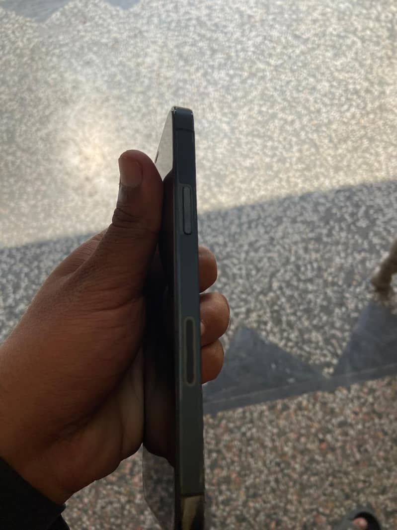 Apple iPhone 12 Pro 3