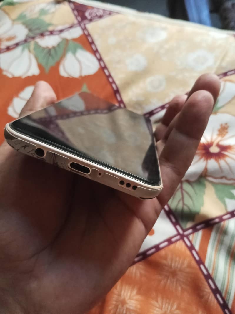 LG V60 4