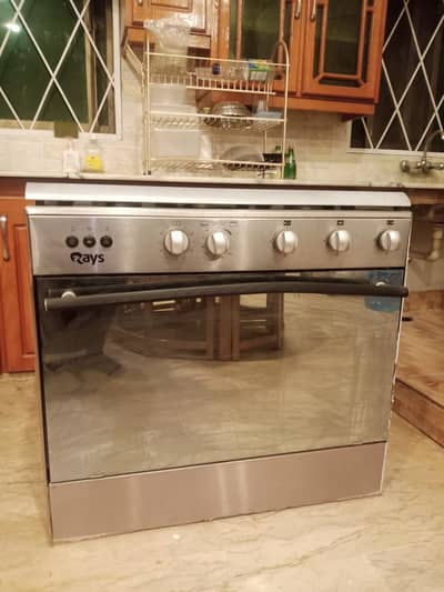Rays 3 Burners Stove with Oven  — 09/10 Condition