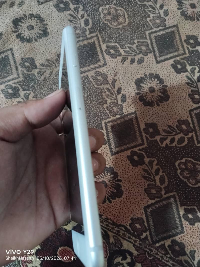 Apple iPhone 7 Plus 1