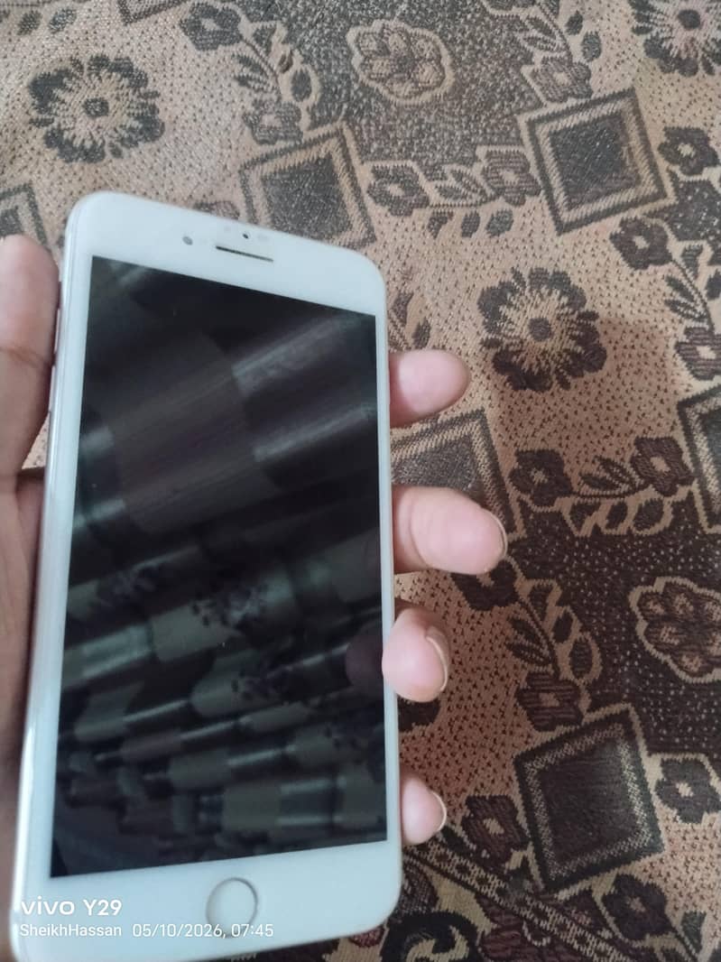 Apple iPhone 7 Plus 2