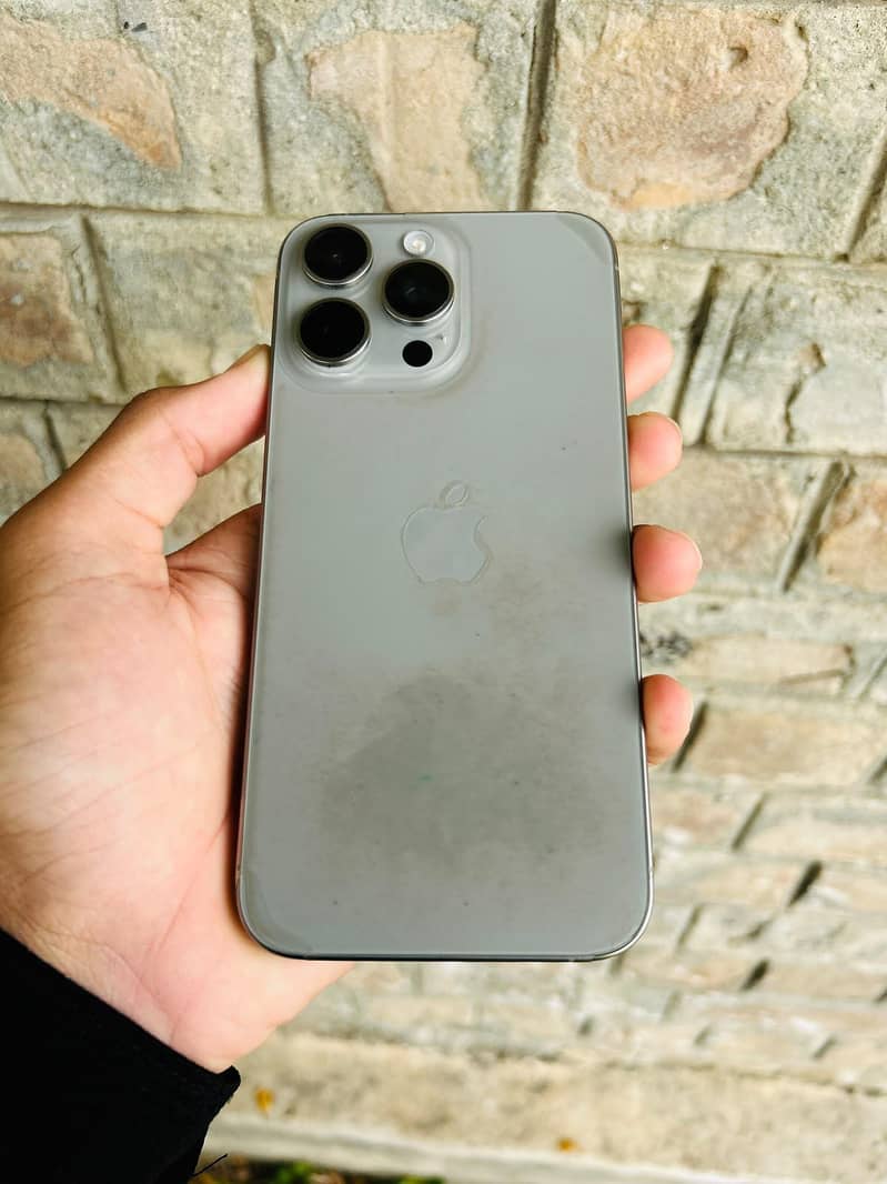 Apple iPhone 15 Pro Max 7