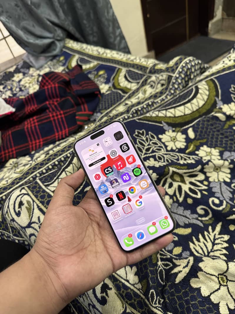 Apple iPhone 15 Pro Max 1