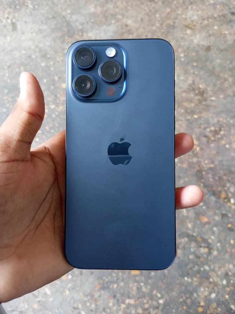 Apple iPhone 15 Pro Max 0