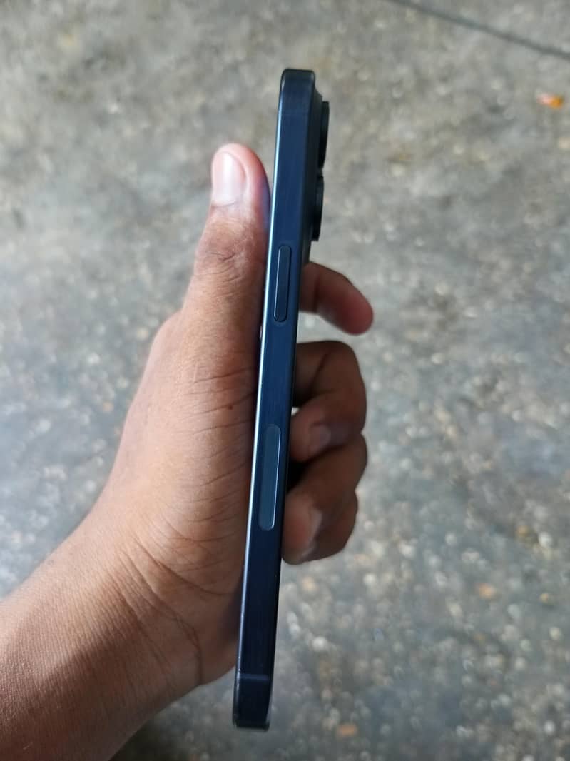Apple iPhone 15 Pro Max 3