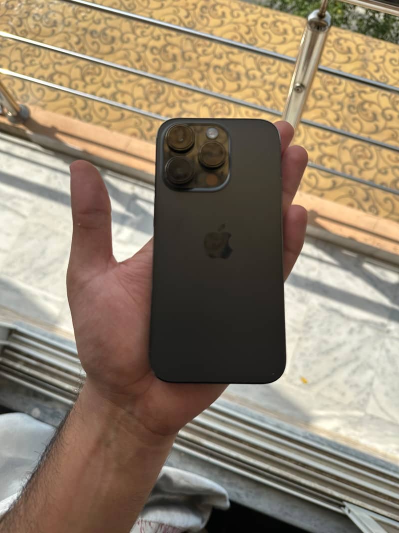 Apple iPhone 14 Pro 0