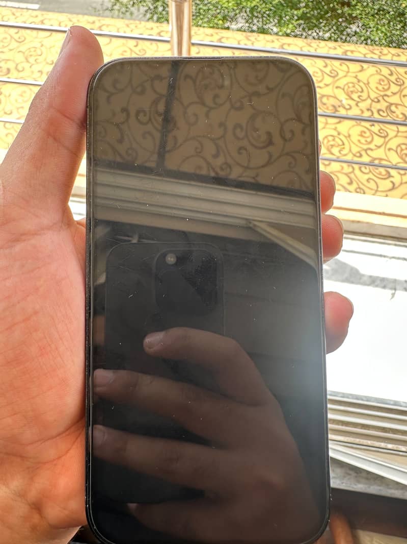 Apple iPhone 14 Pro 1