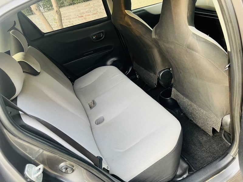 Toyota Vitz 2013 9