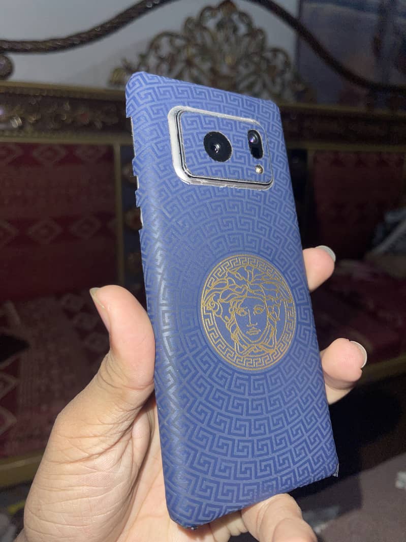Sharp Aquos R6 0