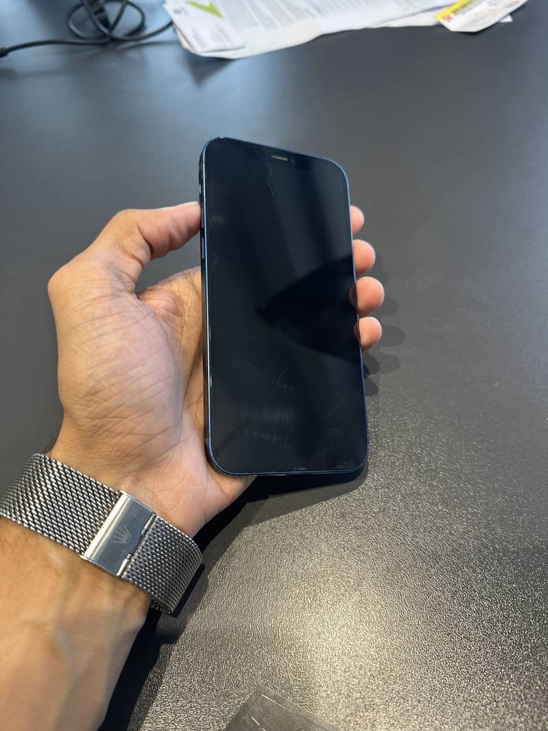 Apple iPhone 12 1