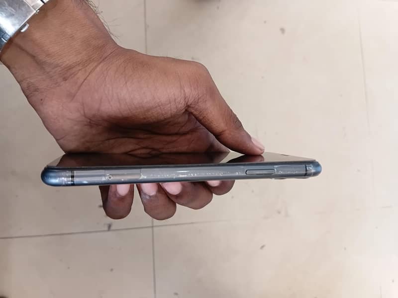 Apple iPhone 11 1