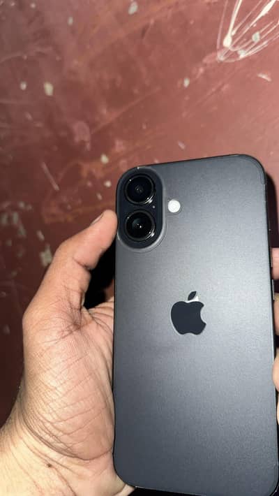 Apple iPhone 16