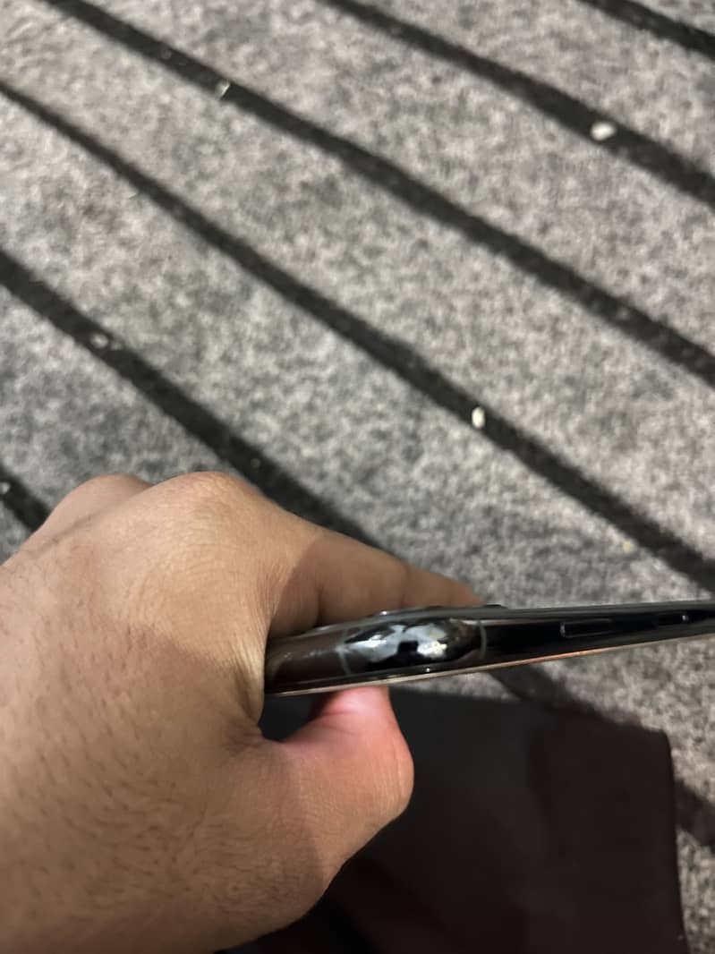 Apple iPhone 11 Pro Max 0