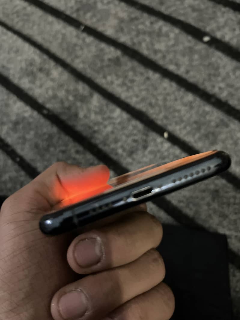 Apple iPhone 11 Pro Max 1