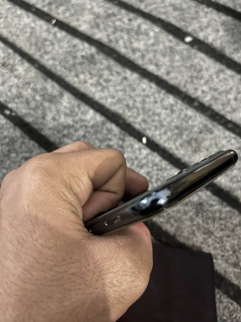 Apple iPhone 11 Pro Max 5