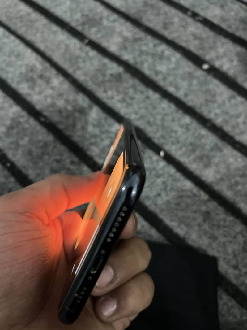 Apple iPhone 11 Pro Max 8